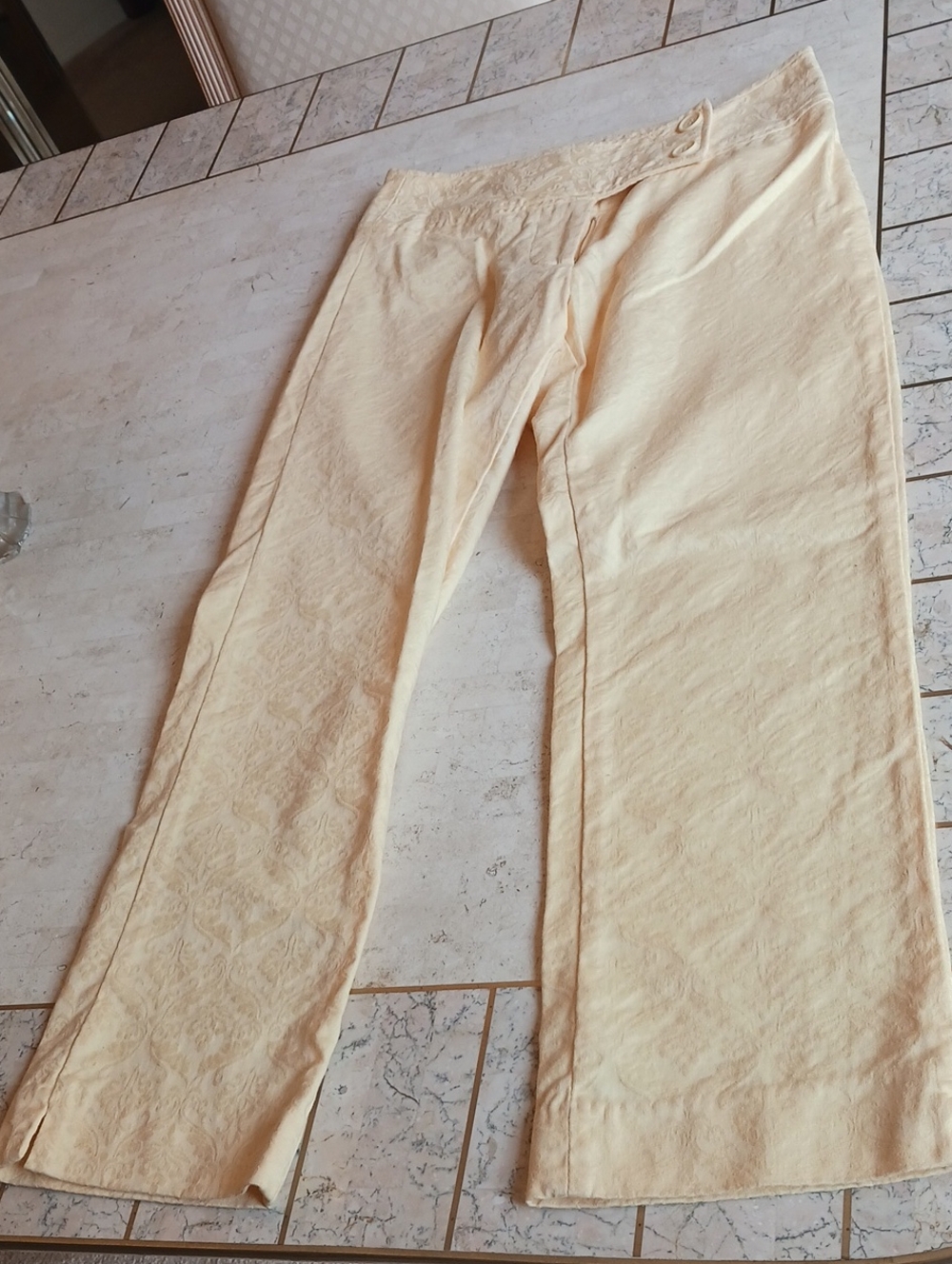 Vintage lightweight"textured" sz 0,  lemon  floral embossed,(store Cache)